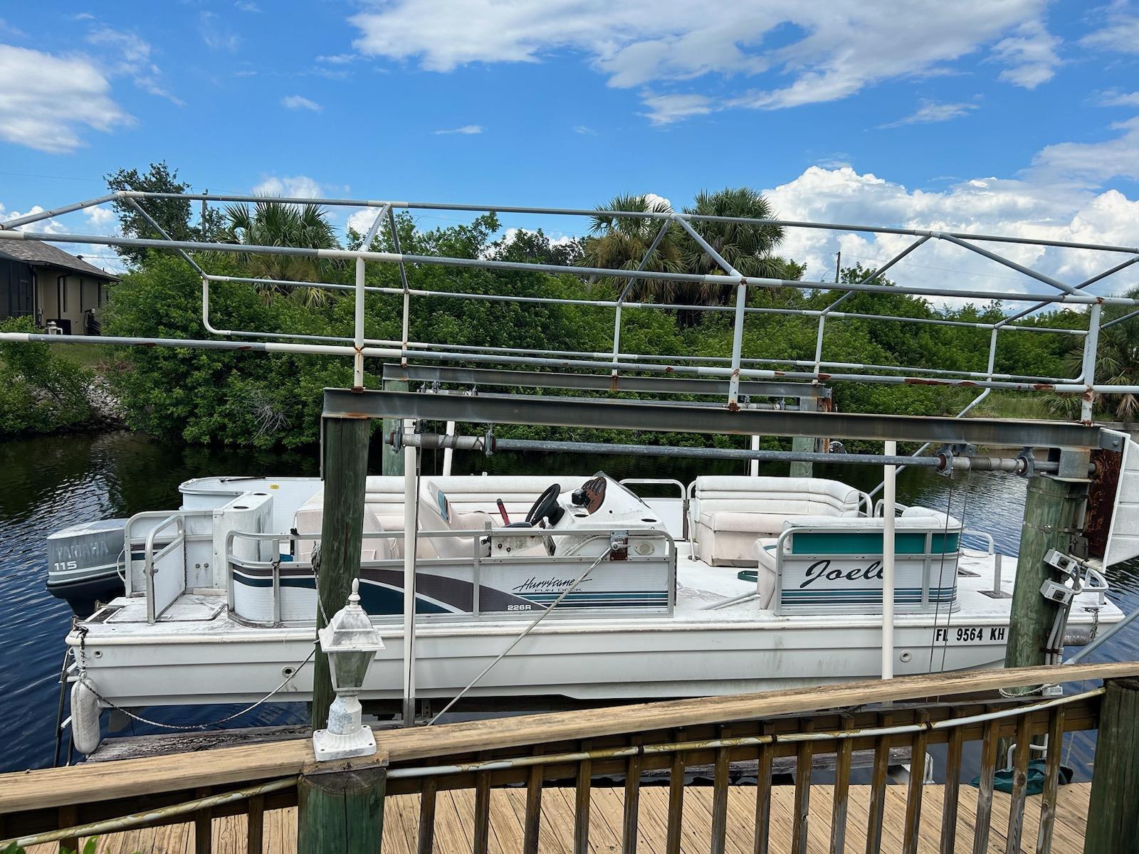 1997 Godfrey 22' Pontoon Boat Located In Port Charlotte, FL 1997 for ...