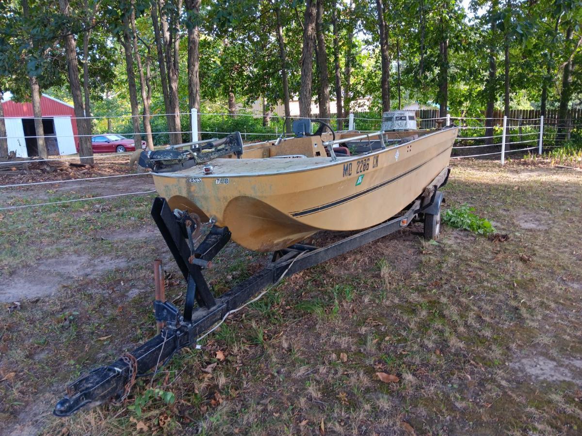 Quachita 16' Boat Located In Liberty, MO - Has Trailer