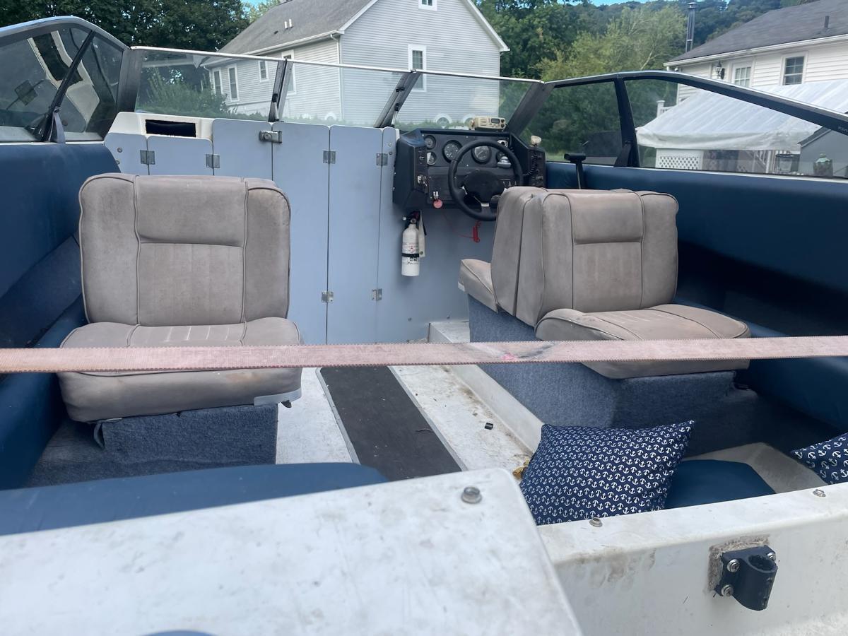 Bayliner 21' Cuddy Cabin Located In Pleasantville, NY - Has Trailer ...