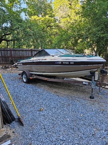 Reinell 17' Boat Located In Applegate, CA - Has Trailer