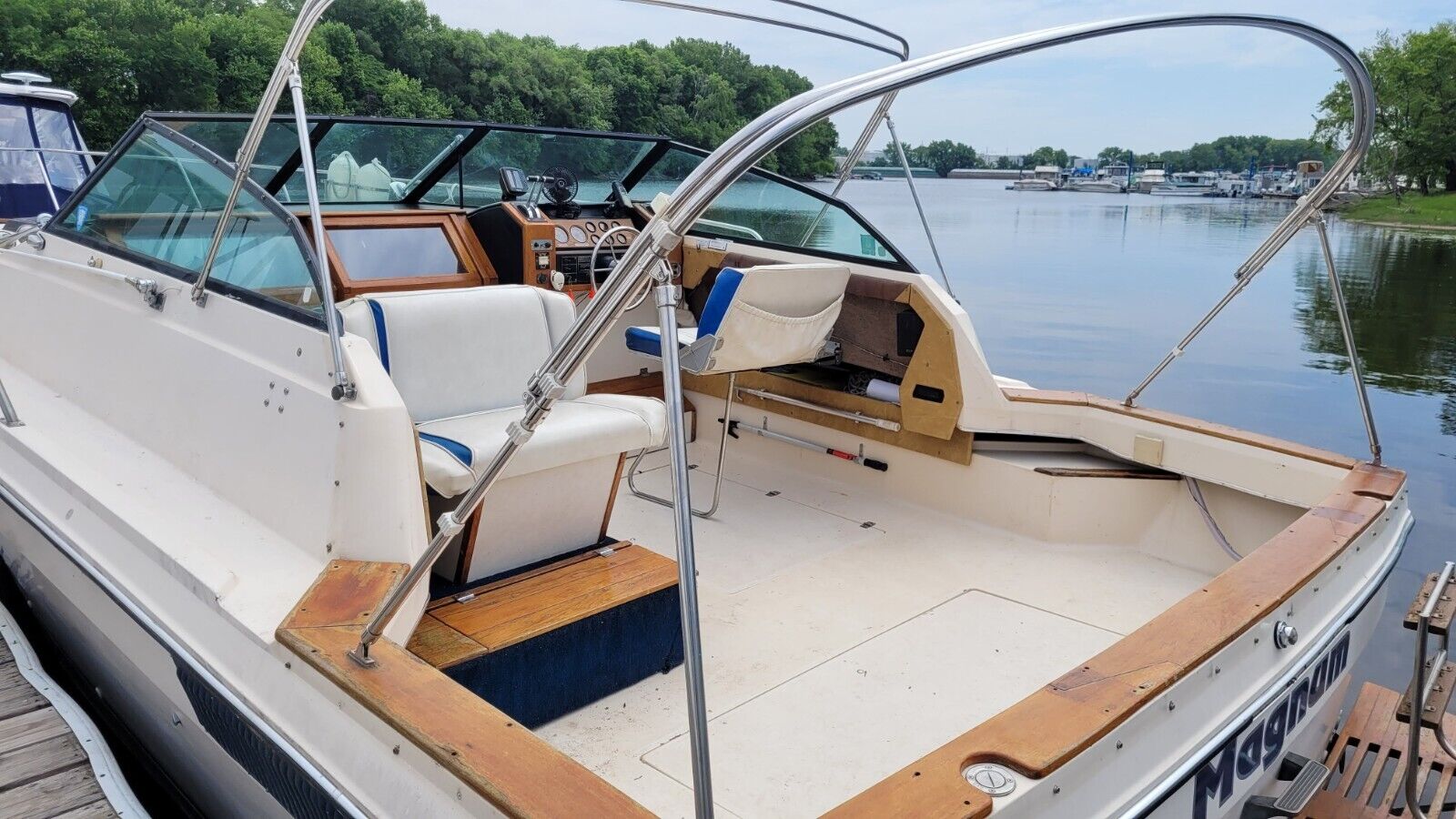 32ft Bayliner Cabin Cruiser 1979 for sale for $125 - Boats-from-USA.com