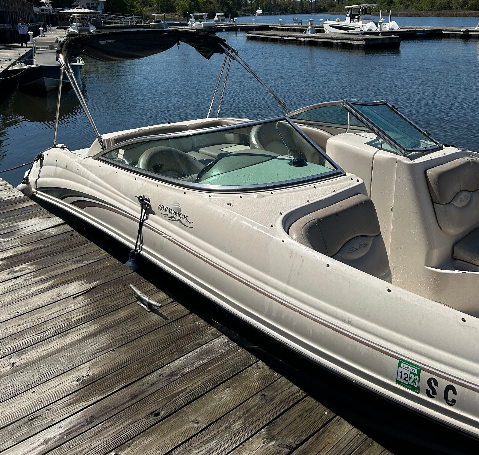 Sea Ray Sundeck 23'6