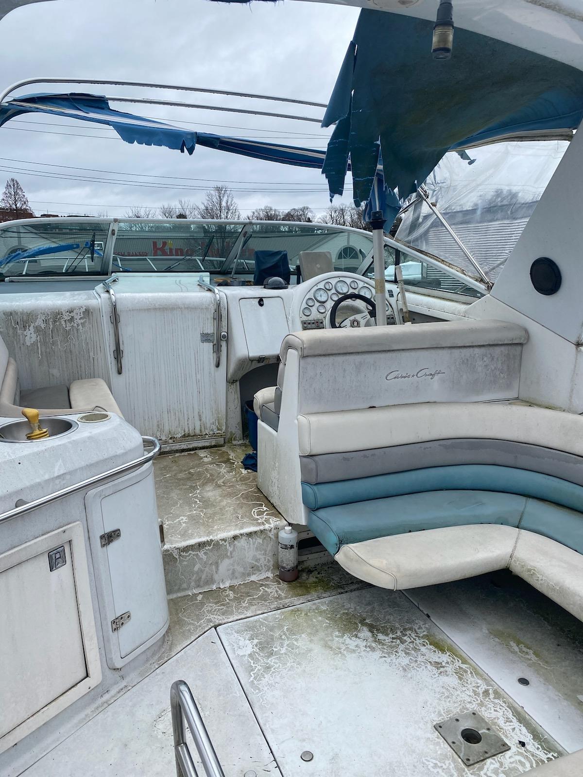 Chris Craft Crown 302 32' Boat Located In Huntington, NY - No Trailer ...