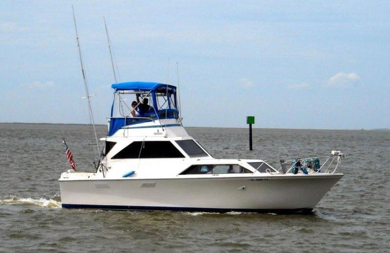 Pacemaker Sedan 32' Boat Located In Brick Township, NJ - No Trailer ...