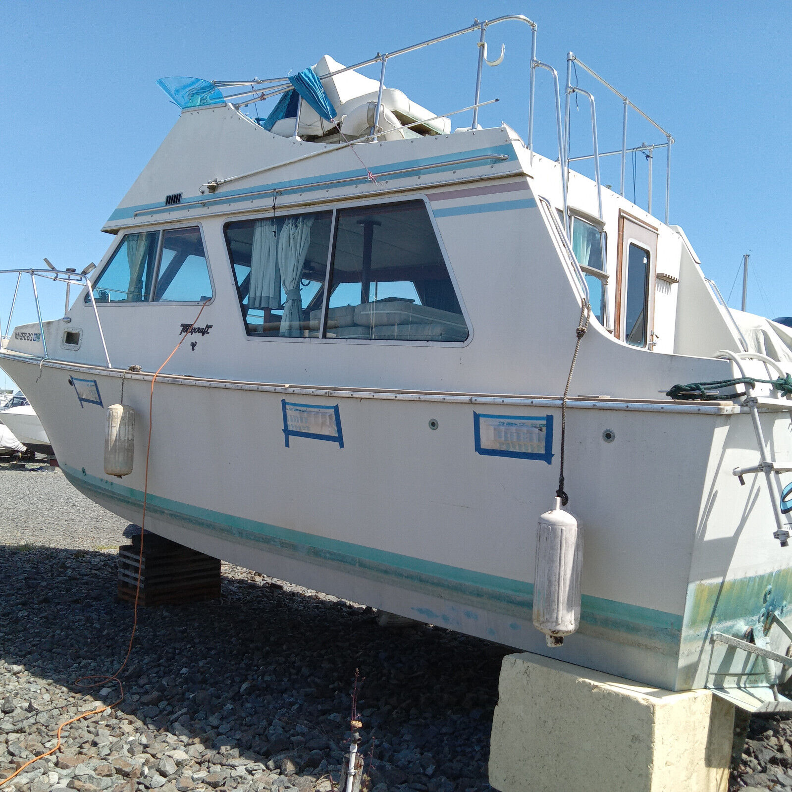 Tollycraft Sedan 30' Cabin Cruiser - Washington 1977 For Sale For $934 