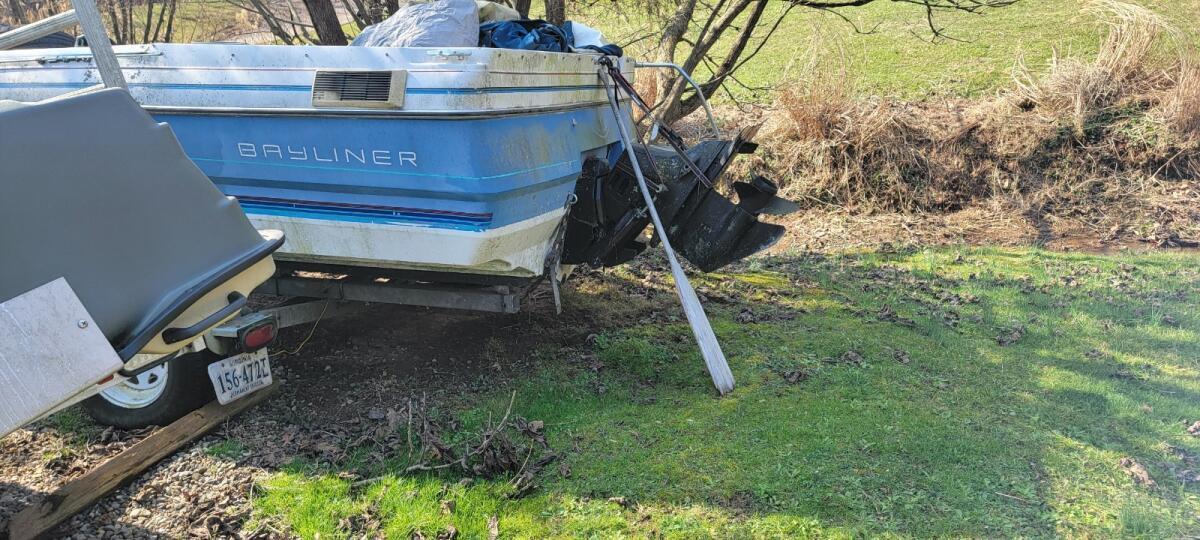 Bayliner 18' Boat Located In Charleston, Wv - Has Trailer 1988 For Sale 