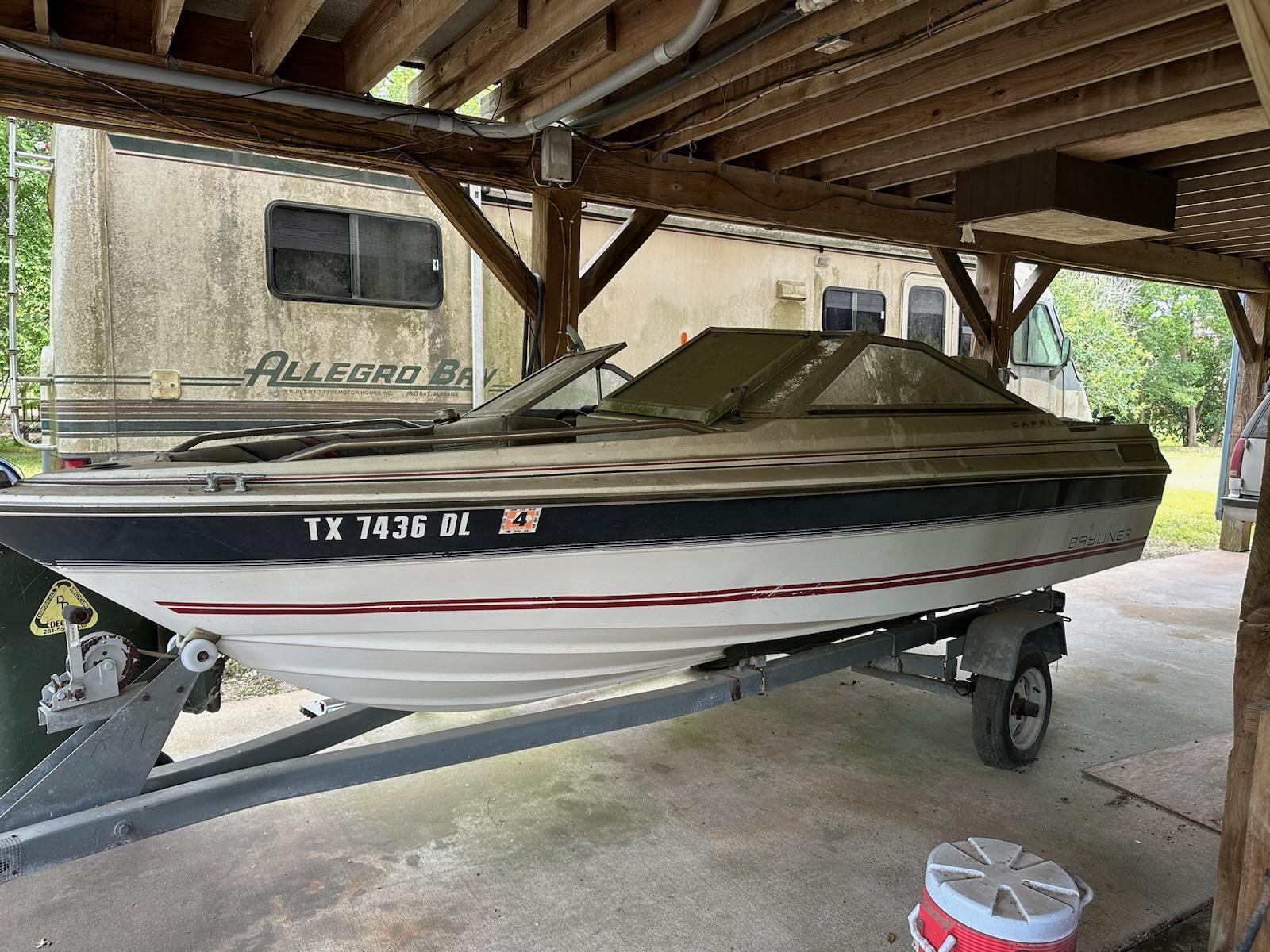 Bayliner 15' Boat Located In Bacliff, TX Has Trailer 1986 for sale