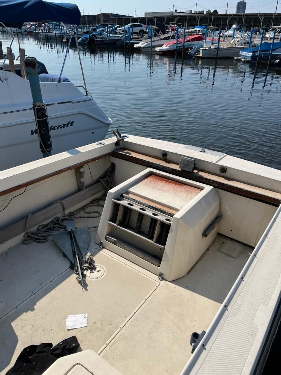 Tiara Pursuit 25' Boat Located In Clair Shores, MI - No Trailer 1984 ...