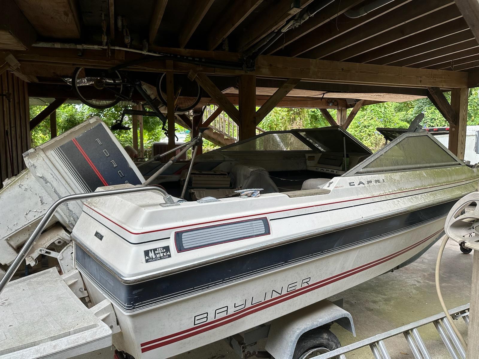 Bayliner 15' Boat Located In Bacliff, TX Has Trailer 1986 for sale