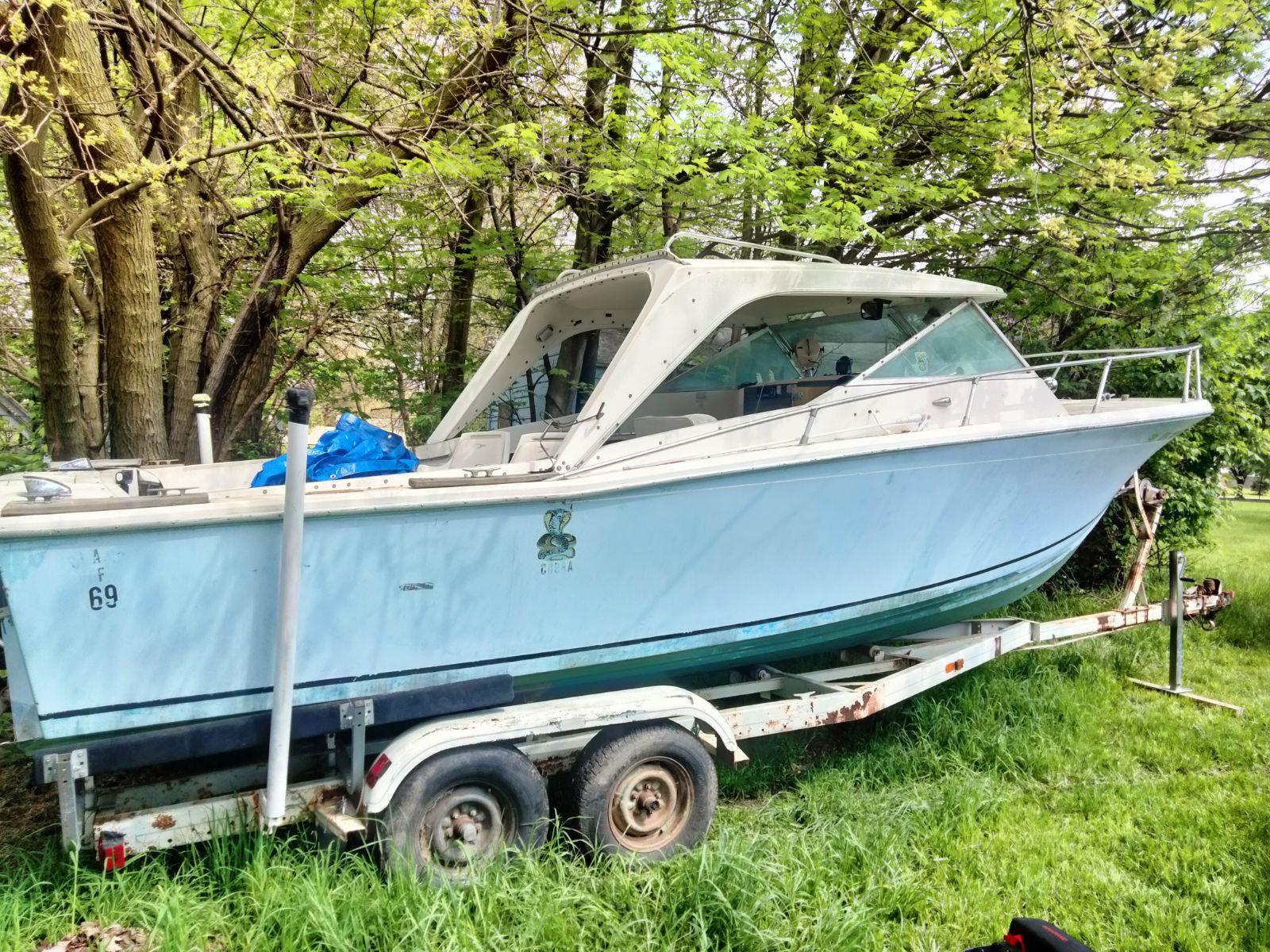 Cobra 25' Boat Located In Toledo, Oh - No Trailer 1969 For Sale For 