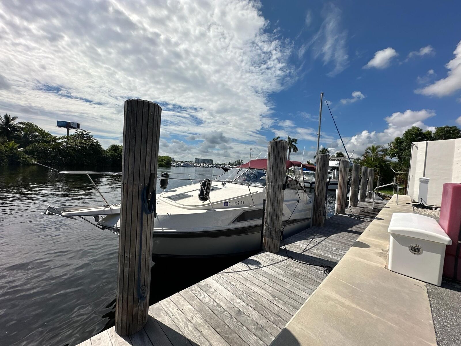 Carver Montego 27' Cruiser Boat 1988 for sale for $2,113 - Boats-from ...