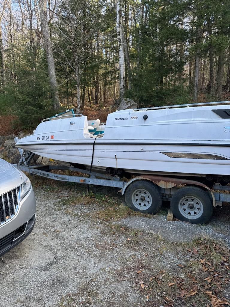 Sunesta 22' Runabout Boat Inboard & Has Trailer 1989 for sale for $659 ...