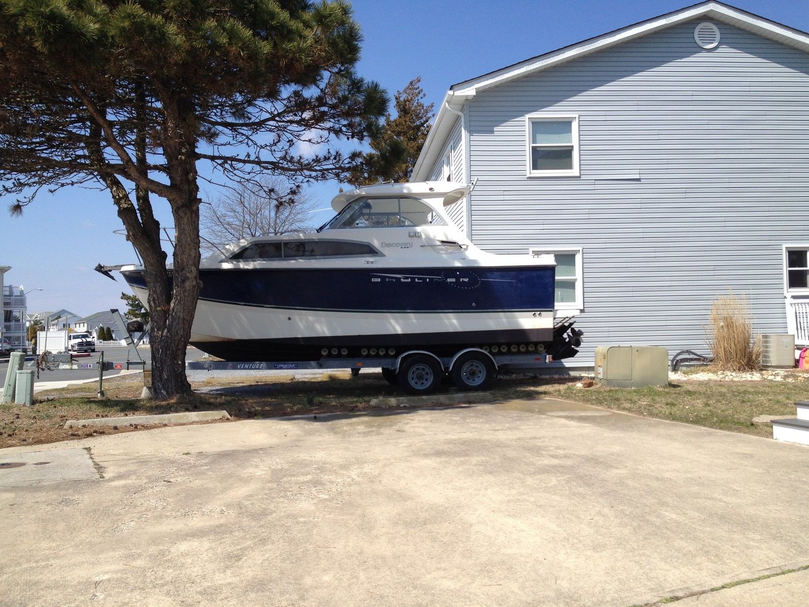 Bayliner Discovery 246