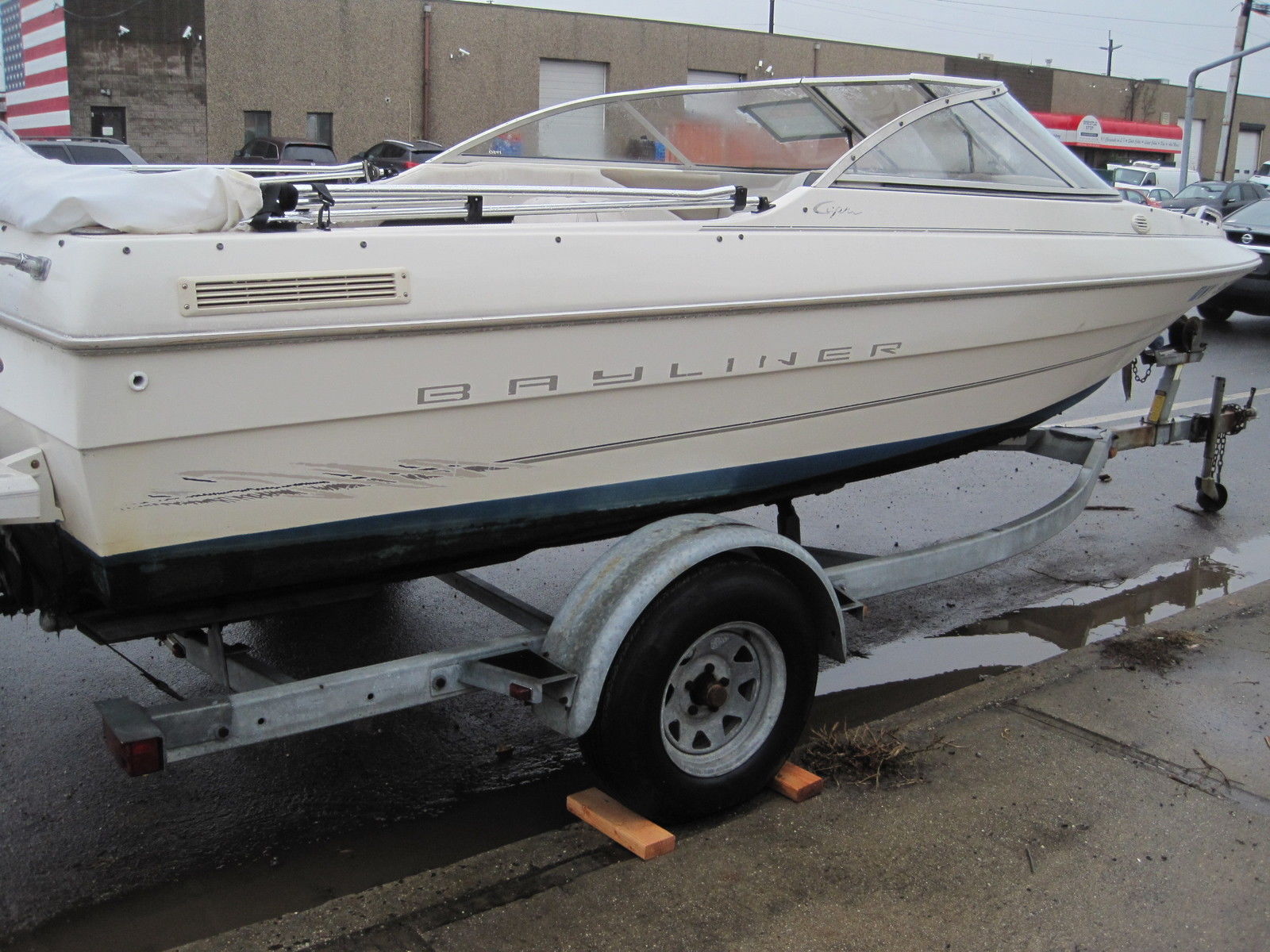 Bayliner Capri 1950 Bowrider boat for sale from USA