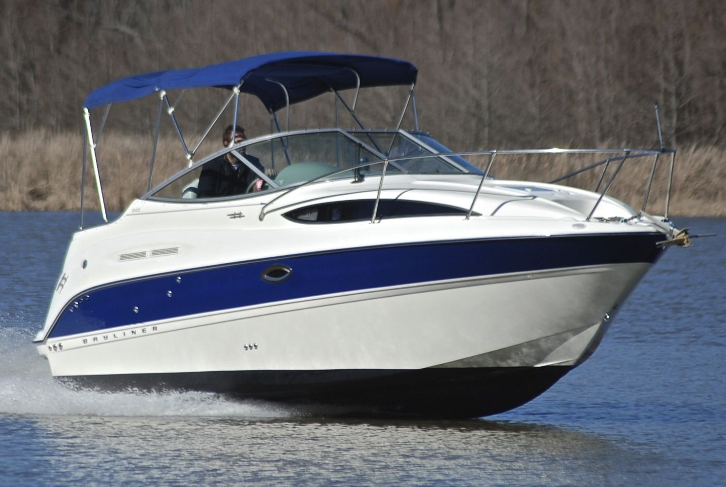 BAYLINER 245 CRUISER *HD PICS* ONLY 38 HRS