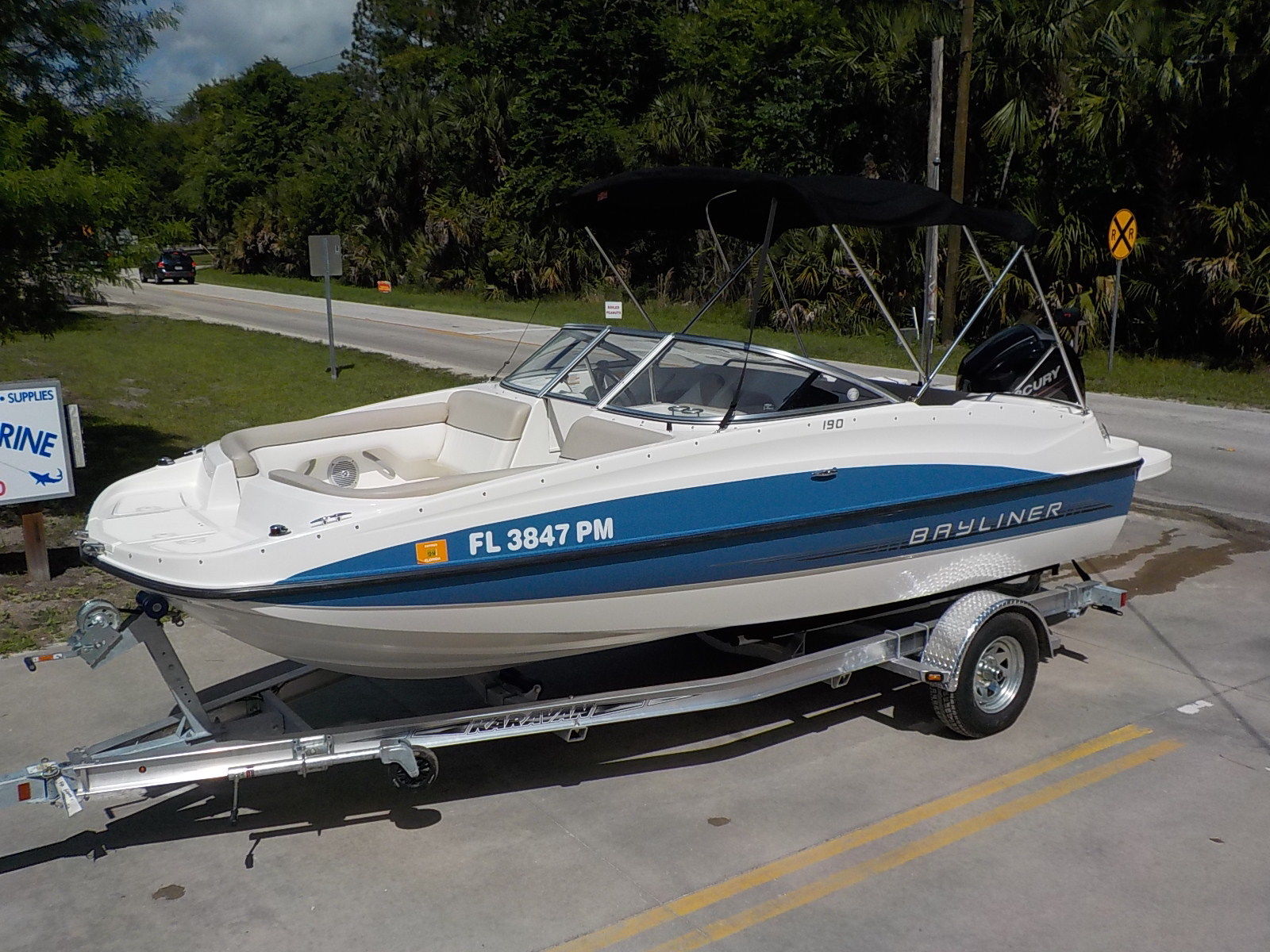 BAYLINER 190 DECK BOAT SERIES BOW RIDER FAMILY PLEASURE BOAT / 83 PICTURES