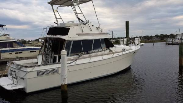 Bayliner 3270 1989 for sale for $16,500 - Boats-from-USA.com