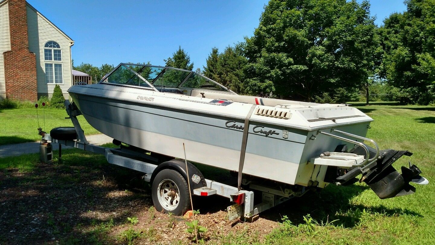 Chris Craft Cavalier 1987 for sale for $10 - Boats-from-USA.com