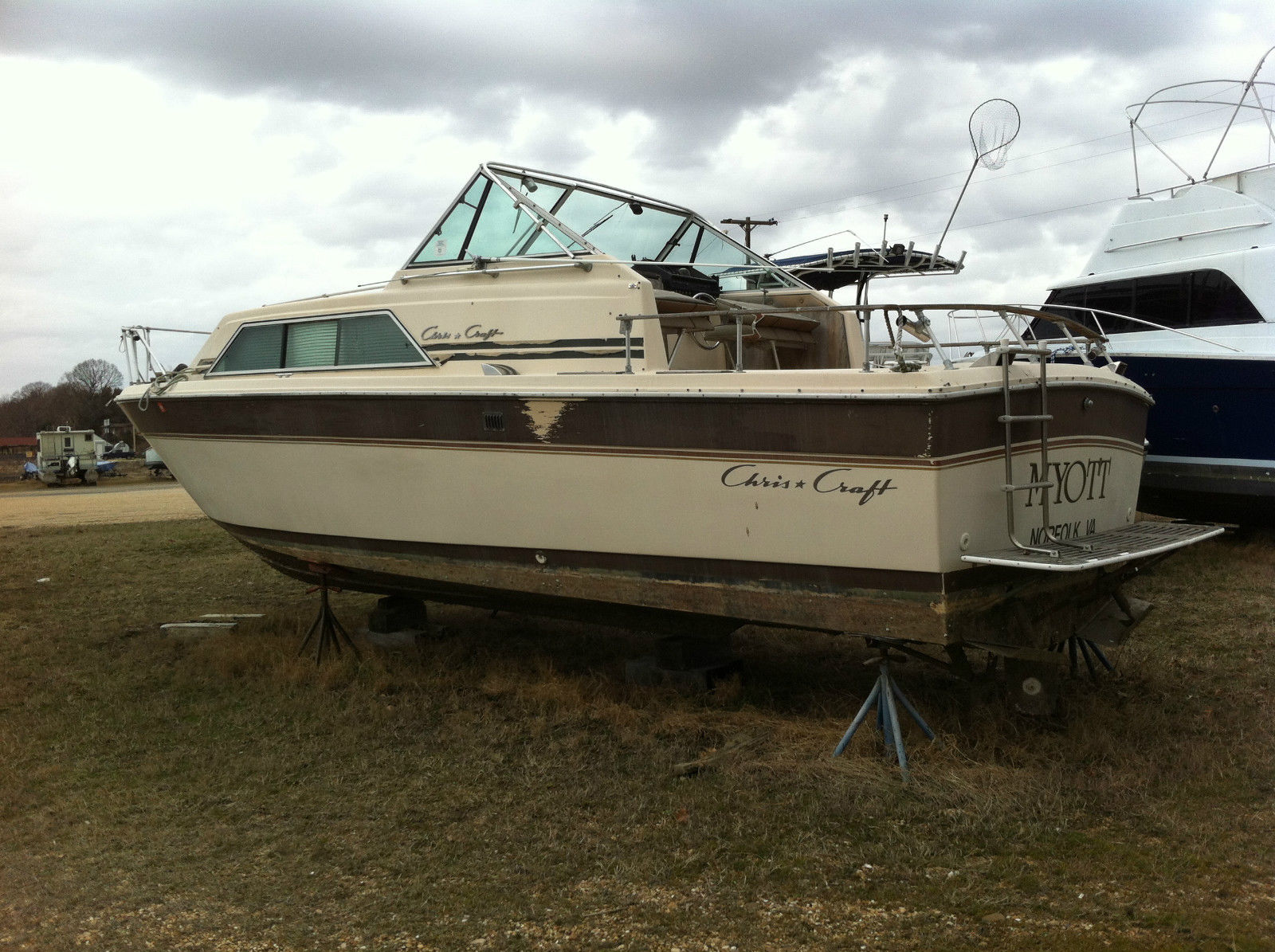 Chris Craft Express Cruiser 1982 for sale for $1,200 ...