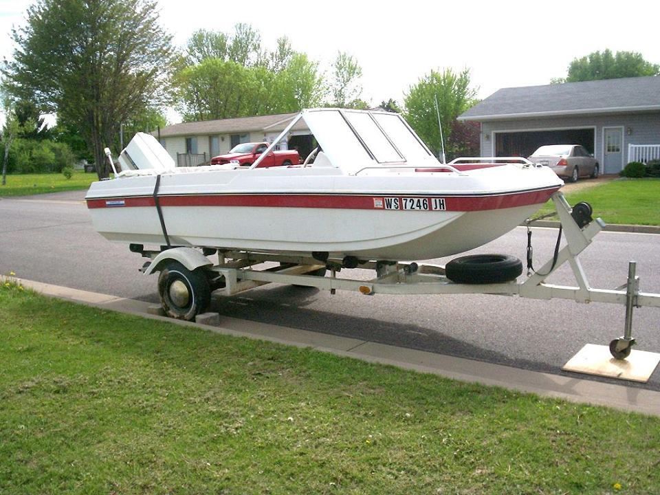tri hull runabout