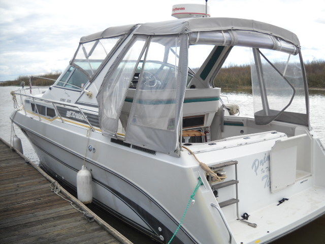 Cruisers INC Mid Cabin Express Cruiser 3270 1989 for sale ...