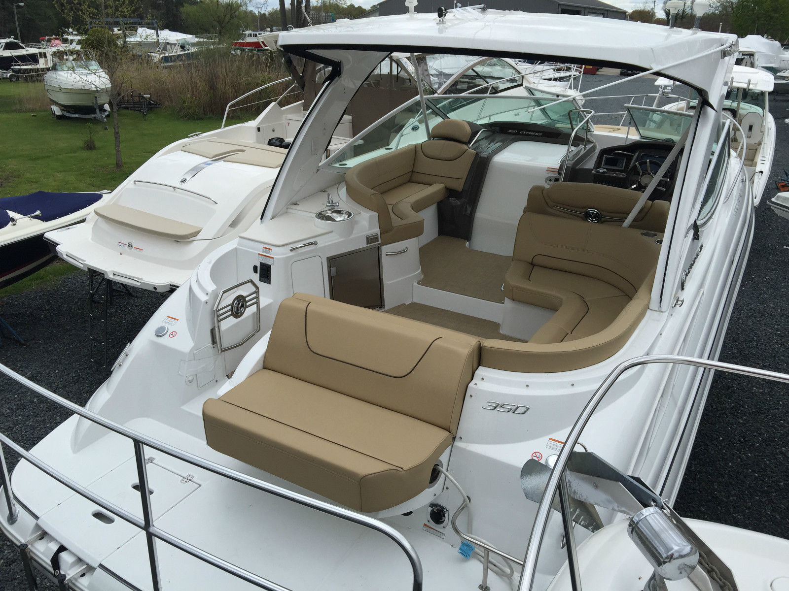 cruisers yachts 350 express for sale