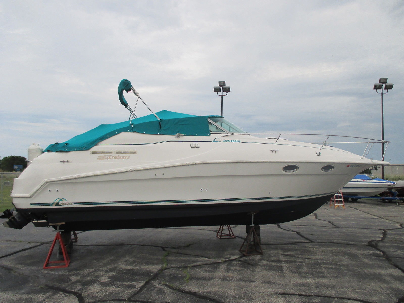 Cruisers 3175 Rogue 1996 for sale for $18,500 - Boats-from-USA.com