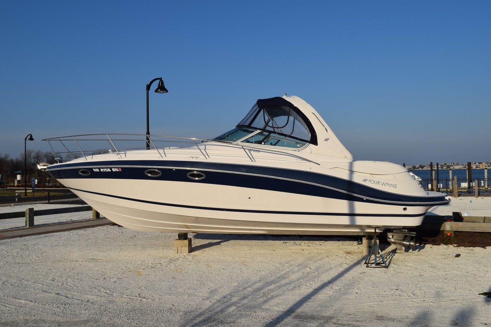 Four Winns 358 Vista 2008 for sale for $129,900 - Boats-from-USA.com