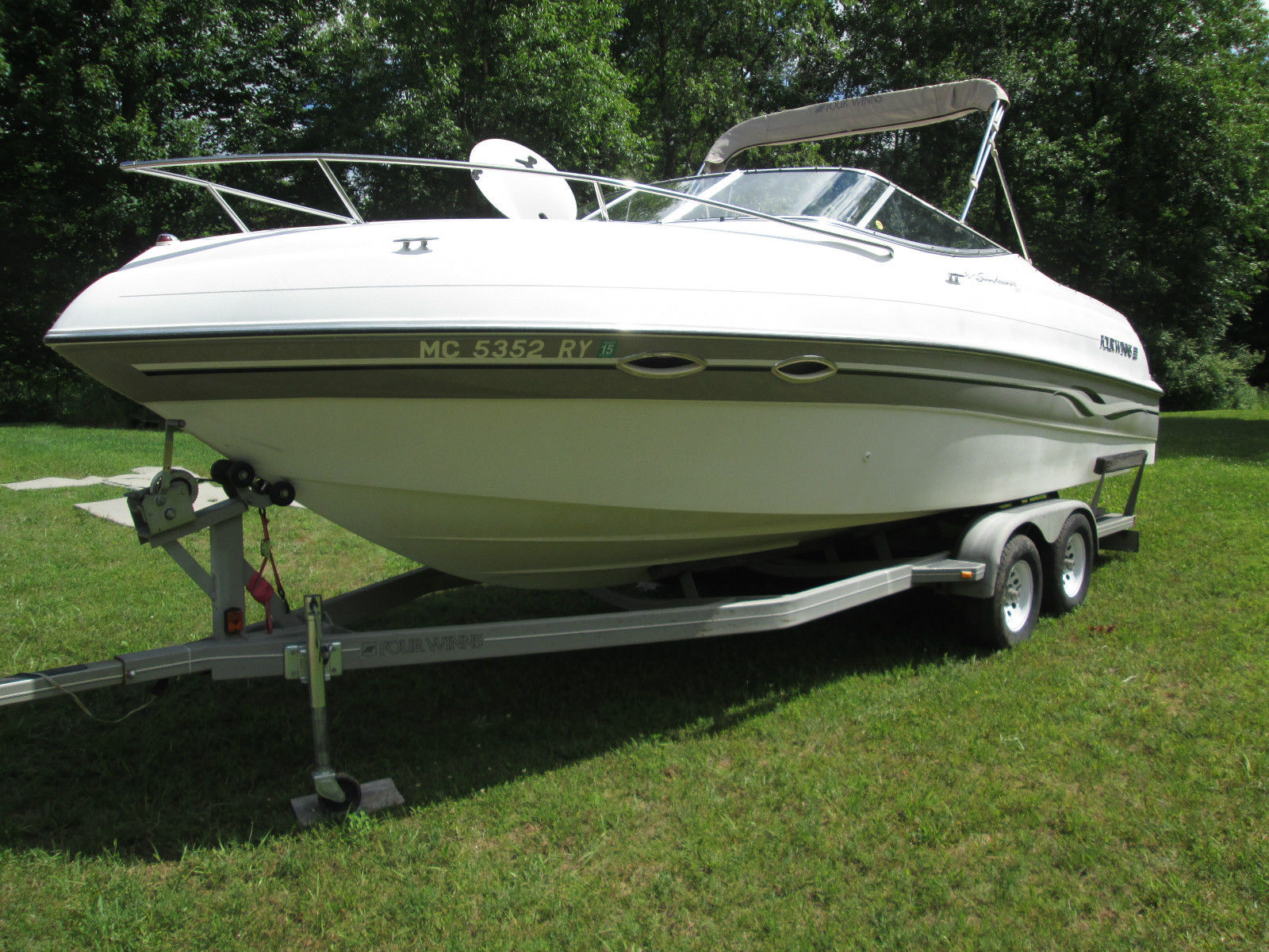 Four Winns 245 Sundowner 1999 for sale for $15,900 - Boats ...