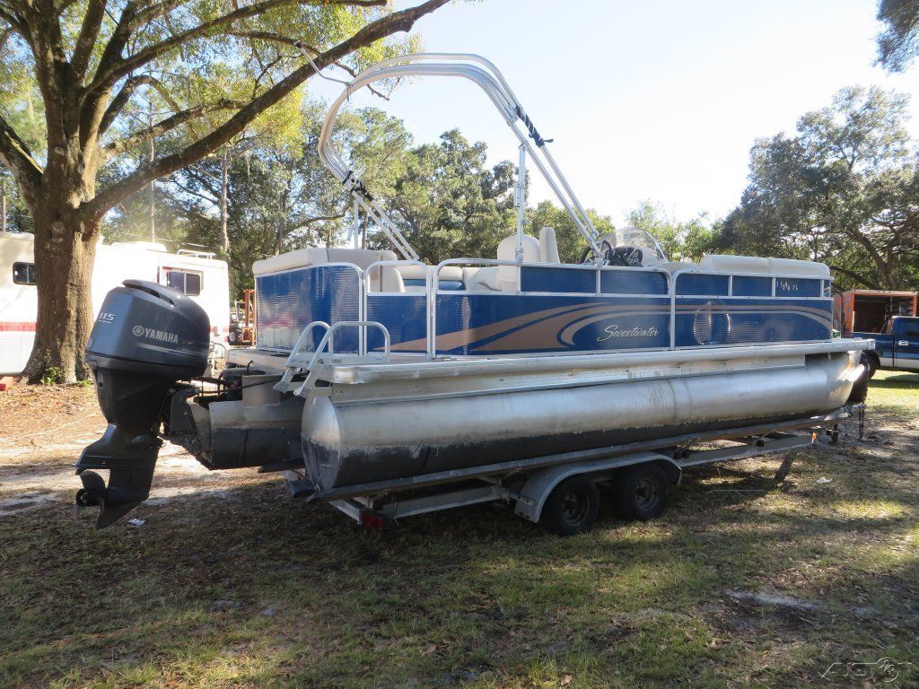 Godfrey Sweetwater Tritoon 2286 W/ 115 Hp Yamaha 4-Stroke 2013 for sale ...