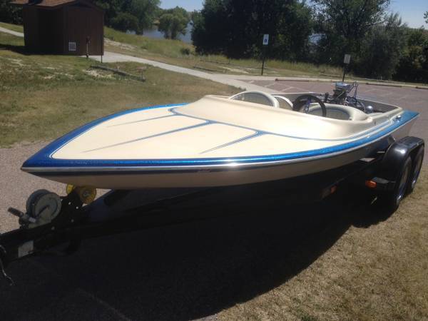 Hallett 19 Foot Bubble Deck 1974 for sale for $1 - Boats 