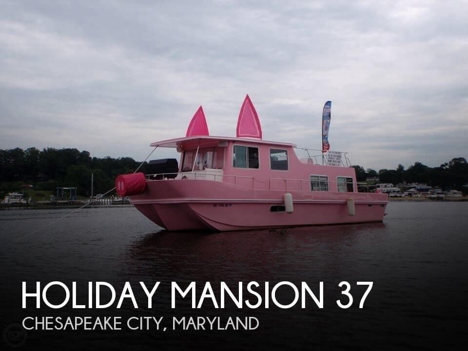 Holiday Mansion 37