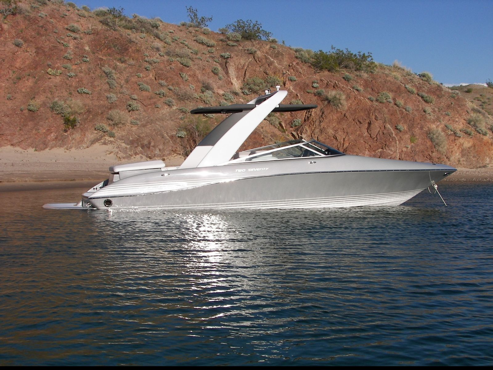 Luxury Sport Boat Two Seventy