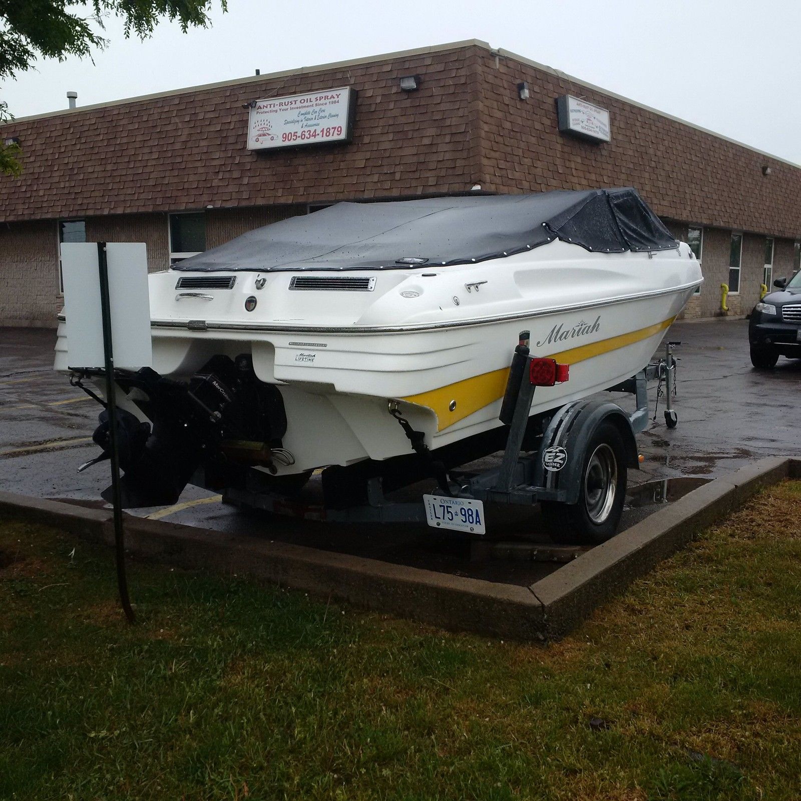 SX18 Mariah, White With Yellow Accent And Black Bimini 2007 for sale