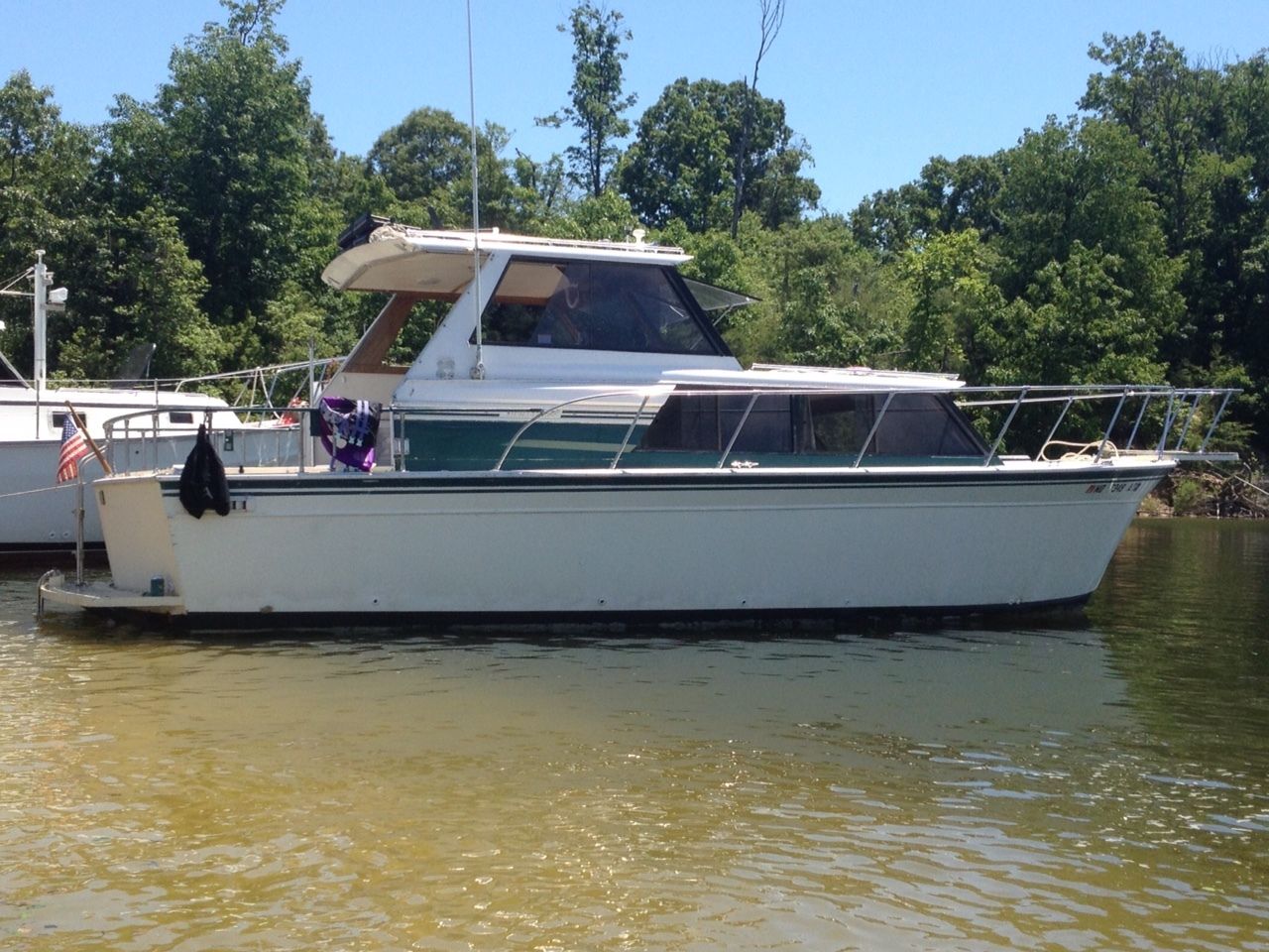 Marinette 28 Sportsman Boat For Sale - Waa2