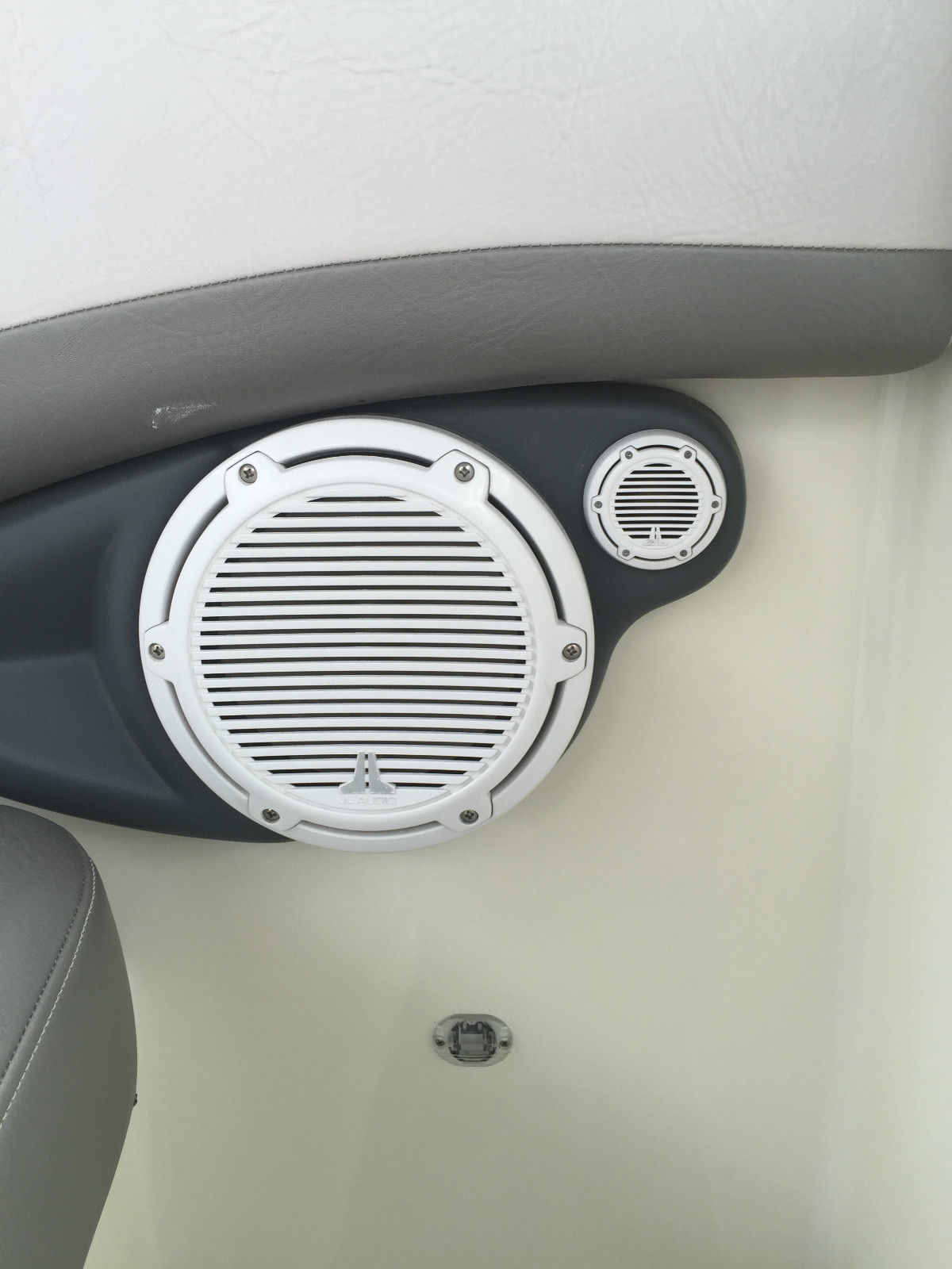 Mastercraft X80 Surfboat Outstanding JL Audio With Wetsound Amps ...