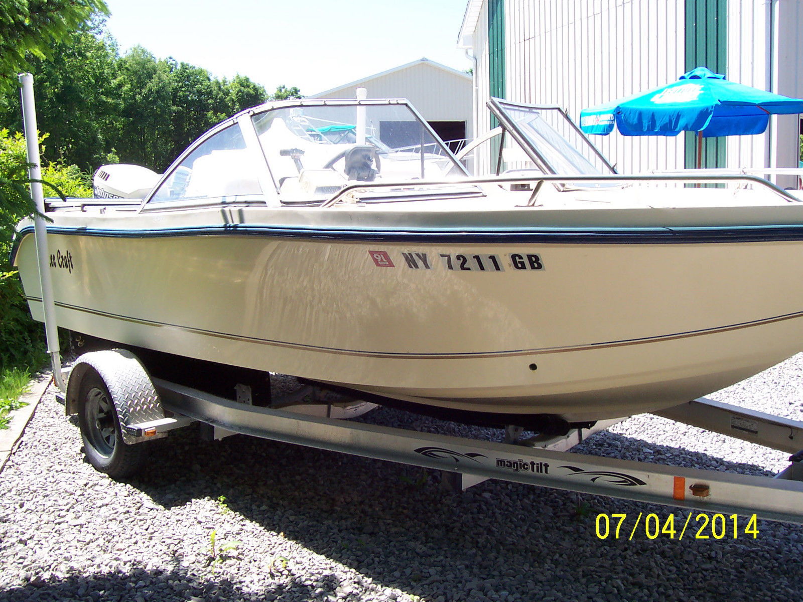 17 FT. MCKEE CRAFT WITH TRAILER boat for sale from USA