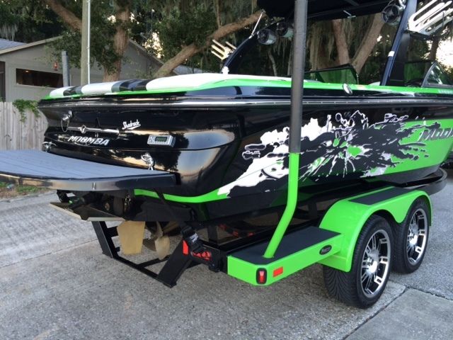 Moomba Mobius XLV 23' Custom Graphics 2011 for sale for ...