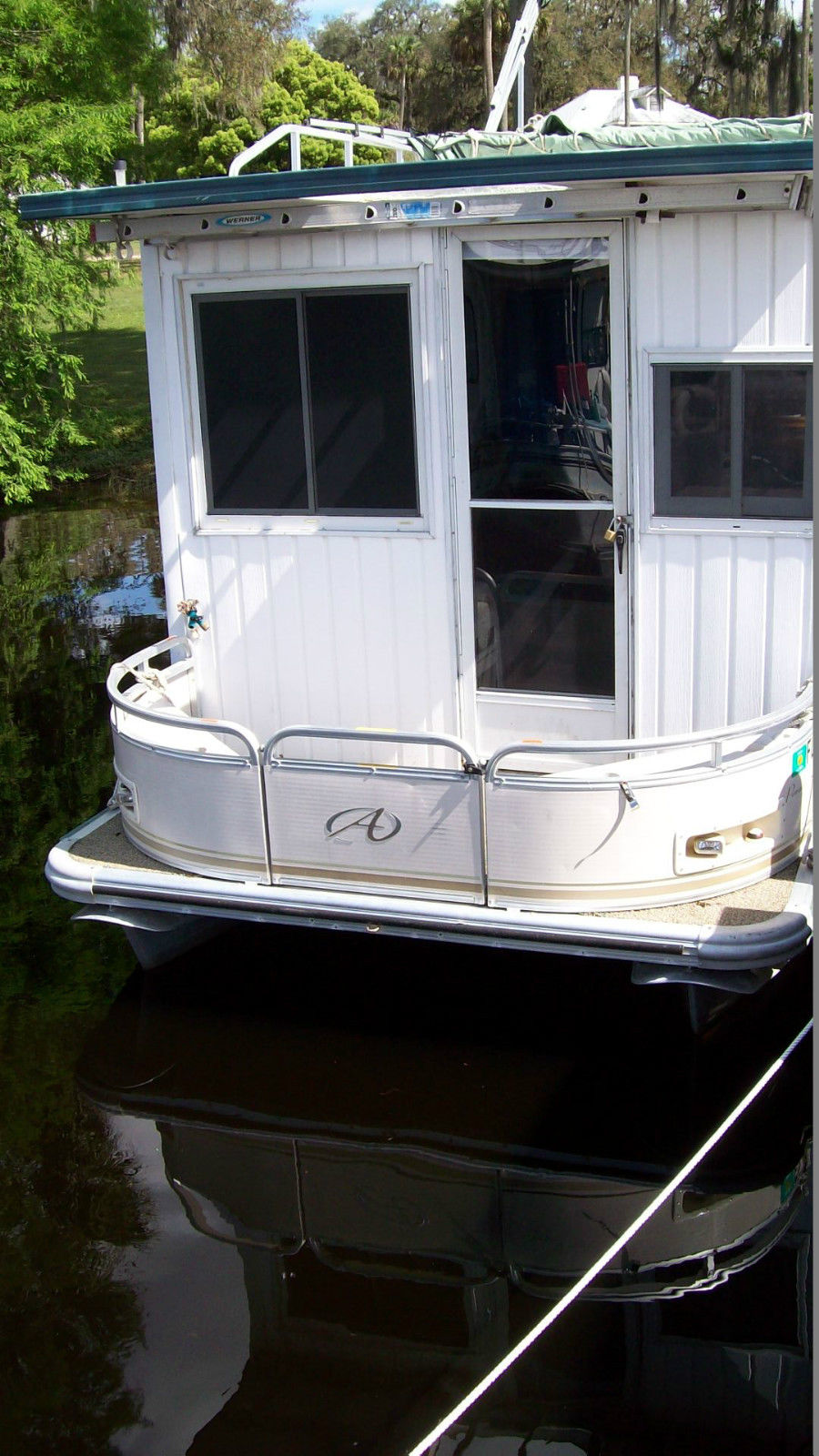 l'il hobo 30' trailerable houseboat - great boat to travel