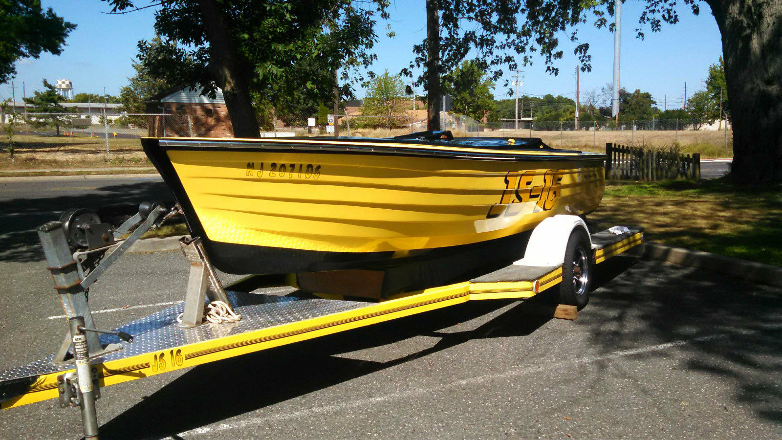 beautiful jersey speed skiff with sapele deckcomes with trailer please advi...