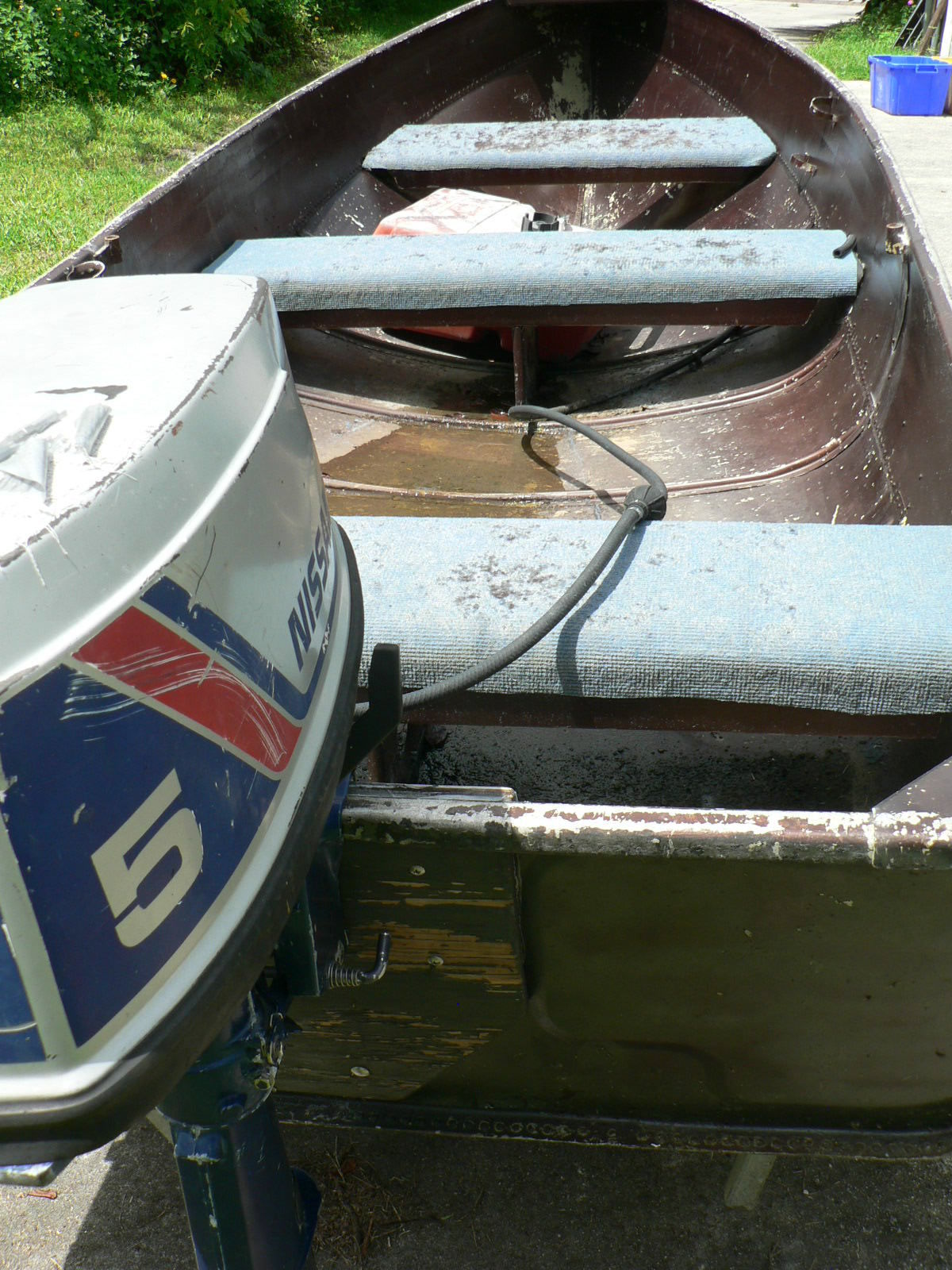 aluminum jon boat 11.5 feet w/ nissan outboard motor plus