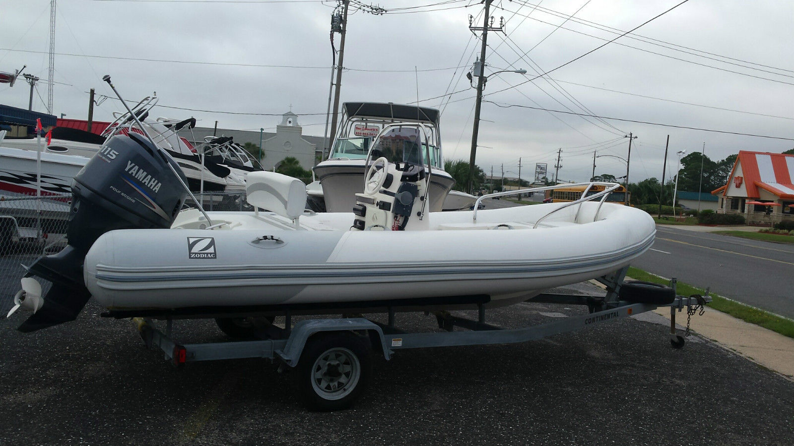 zodiac yachtline 530