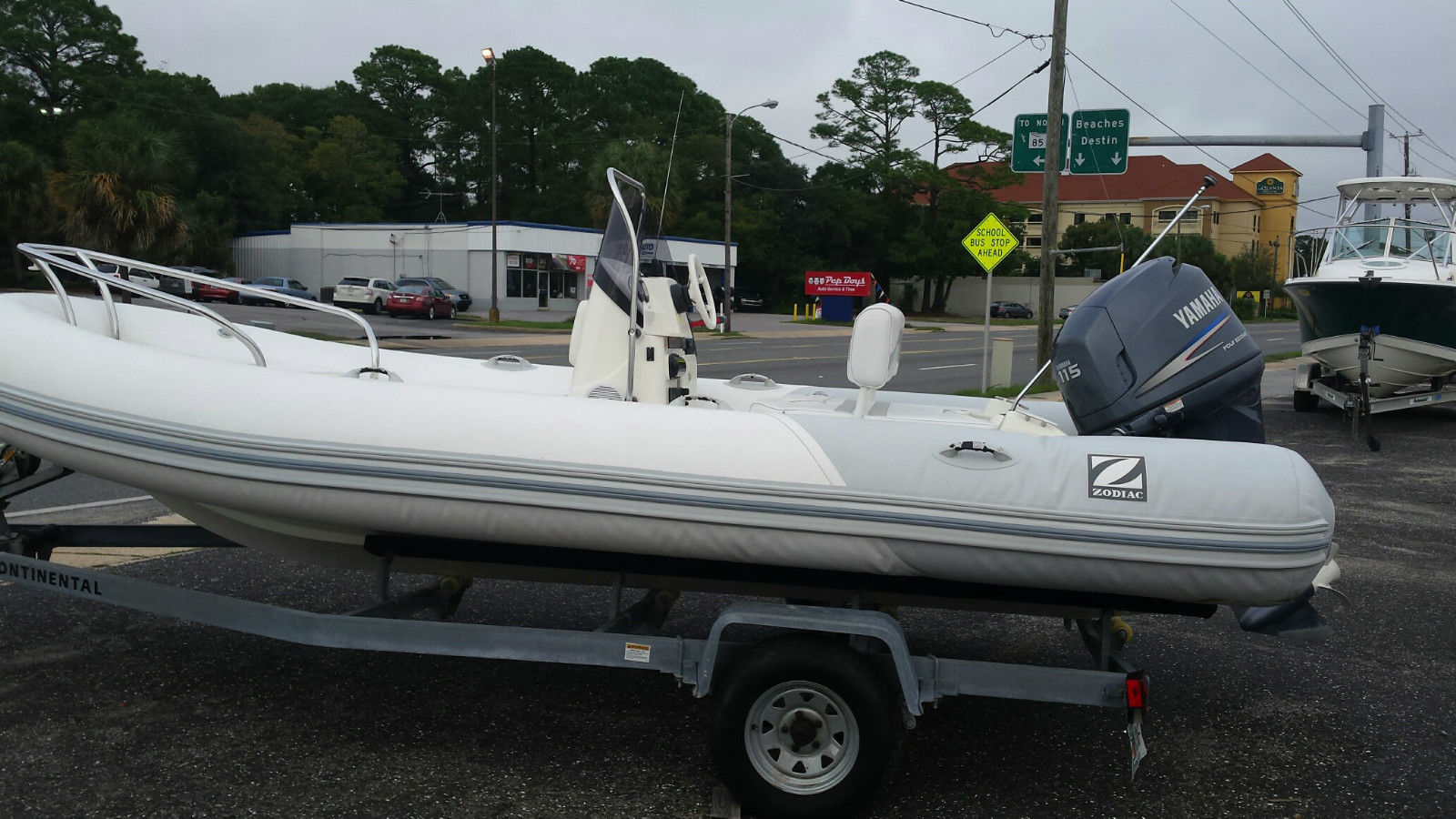 zodiac yachtline 530