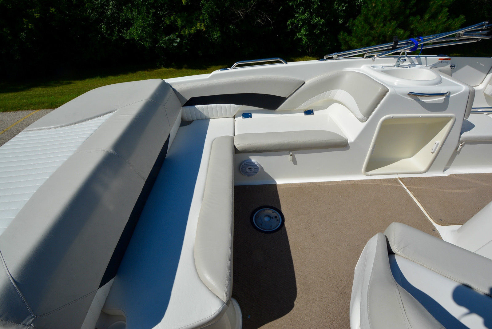 Glastron DS 215 DeckBoat 5.0 V8 Volvo Fuel Injected W/ ONLY 310 HOURS ...