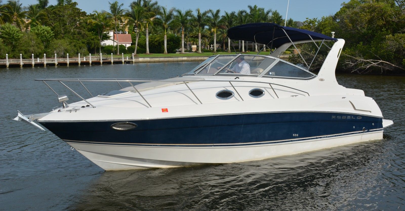 Regal 3060 Commodore boat for sale from USA