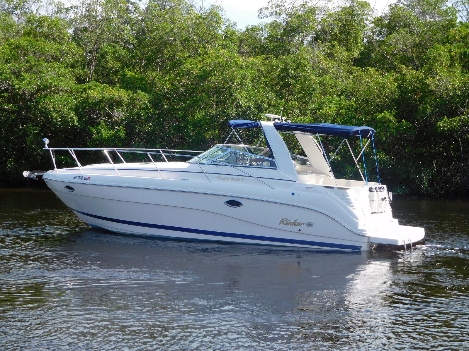 Rinker Fiesta Vee 2002 for sale for $1 - Boats-from-USA.com