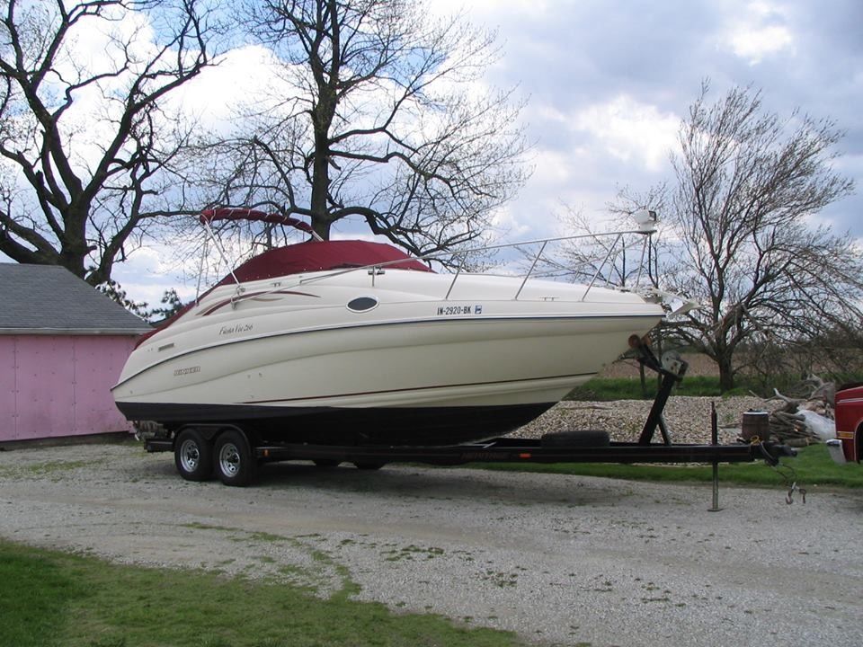 Rinker Fiesta Vee 266 1996 for sale for $14,000 - Boats-from-USA.com