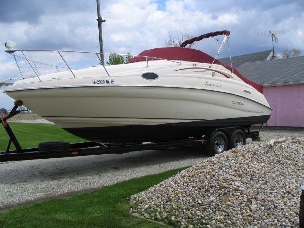 Rinker Fiesta Vee 266 1996 for sale for $14,000 - Boats-from-USA.com