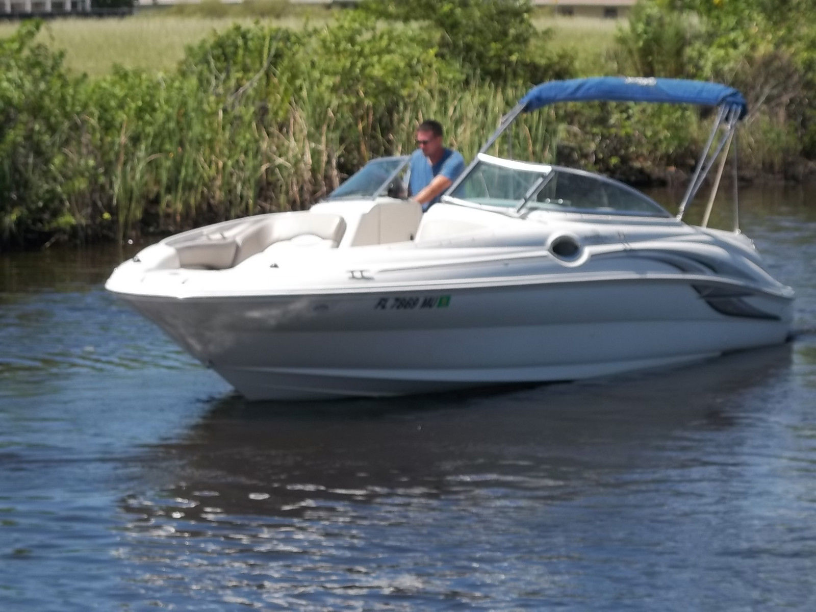 Sea Ray 240 Sundeck 2003 For Sale For 1 000 Boats From Usa Com