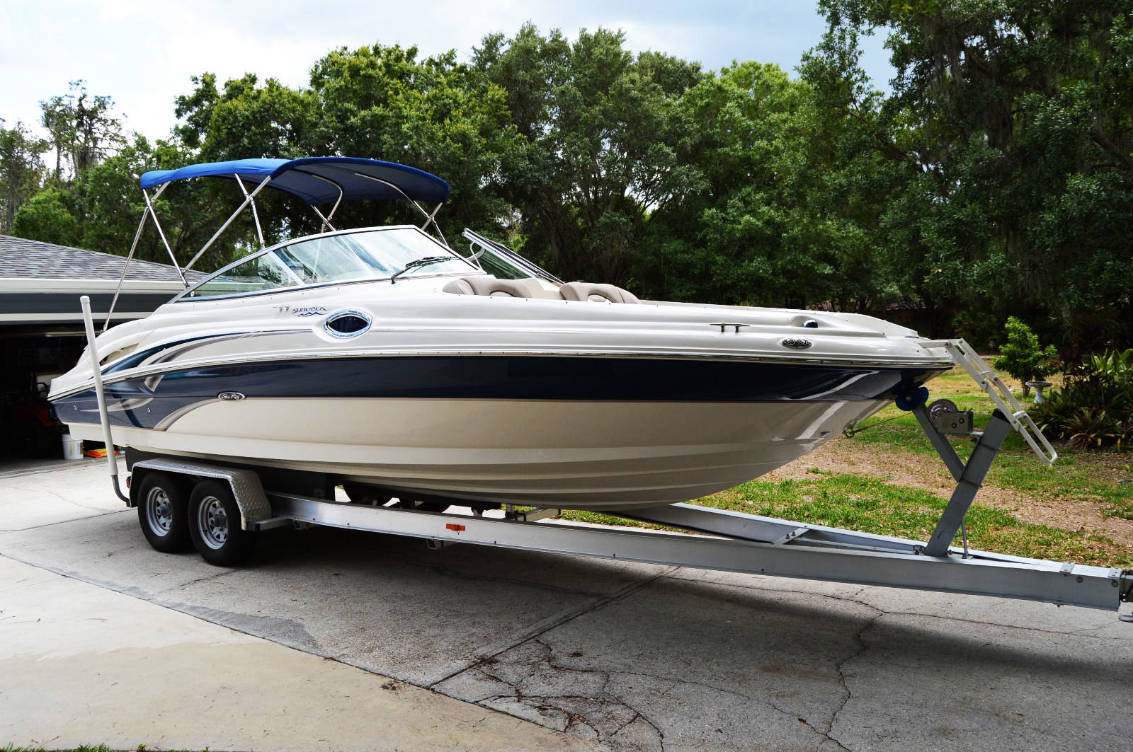 Sea Ray 270 Sundeck